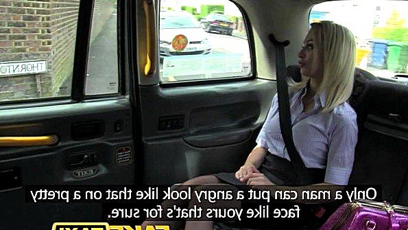 Порно HD онлайн: Пассажирка с большими дойками безжалостно спаривается с шофером видео