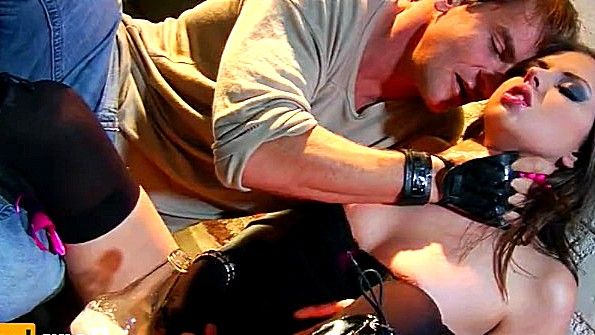 Fransuz anal porno video Uzun oyoqli oriq porno