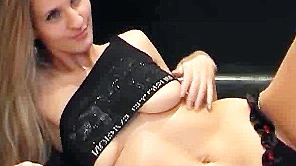 Жыныстық кештегі мас бисексуалдардың суреттері